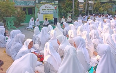 Jumat Mubarokah Kedua Bulan Juli, SMP Babussalam Bangun Semangat Belajar dan Gotong Royong