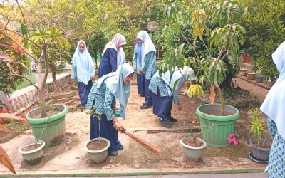 SMP Babussalam Gelar Gotong Royong Bakti Sosial Sambut Puasa 1447 H